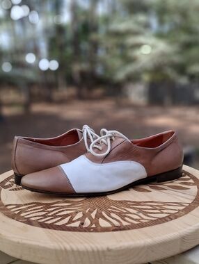 Santoni Women's Italian Two-Tone Brown/White Calf Leather Spectator Oxfords